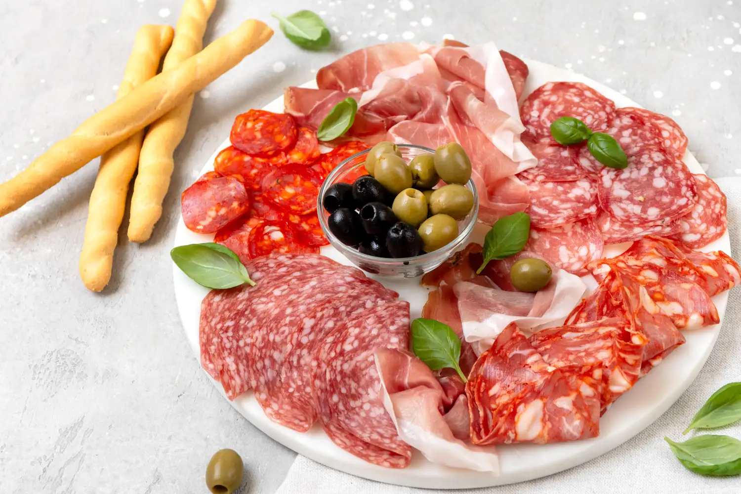 熟食肉吃多了，你的血压会“爆表”！90%的人不知道这4个健康陷阱