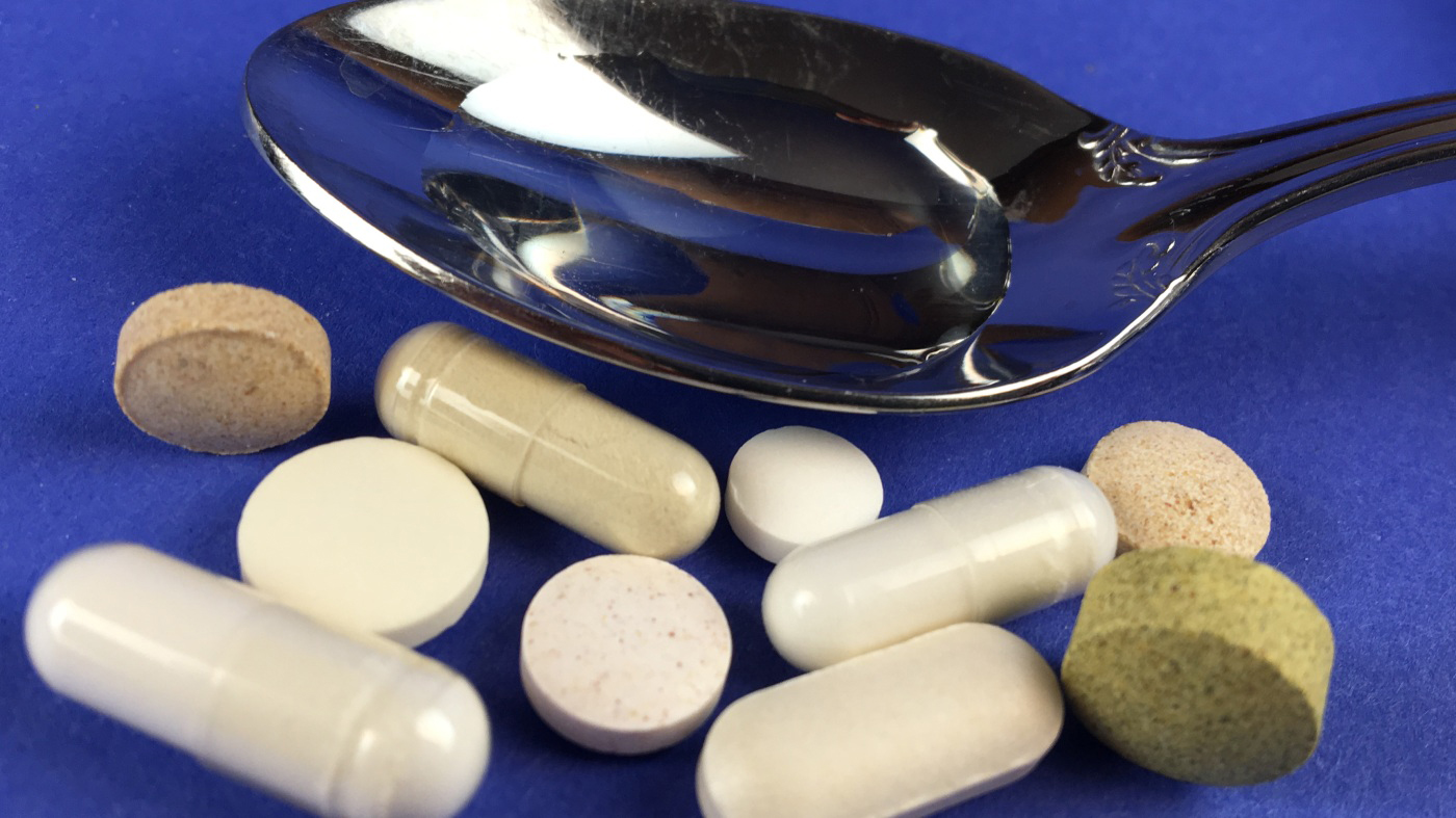 硒：你身体里的"抗氧化特种兵"与"甲状腺守护神"完全选购指南