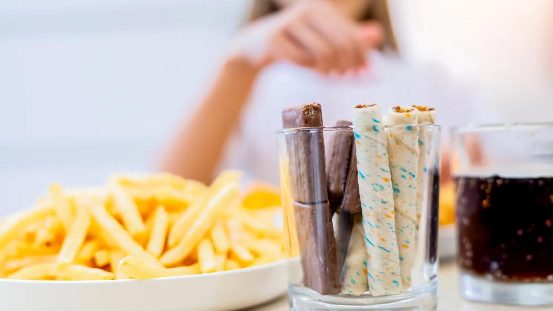 想吃肉食披萨当早餐？解密经期食欲爆发的5个真相，教你科学避坑