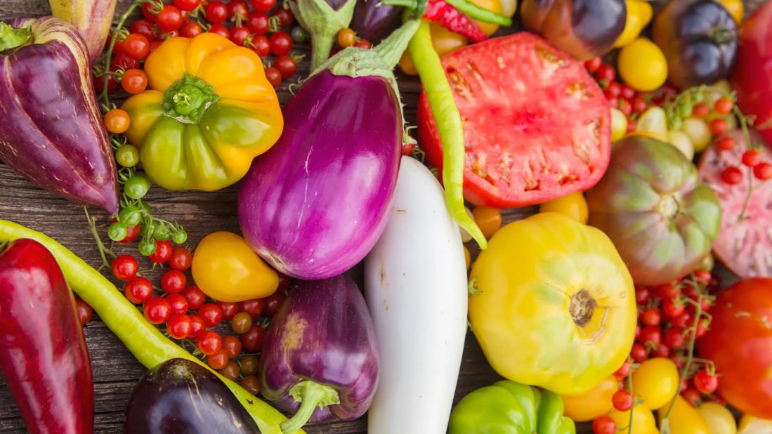 别再被“炎症名单”吓跑了！这11种被妖魔化的蔬菜，竟是藏在厨房里的“天然抗氧剂”，吃对才长寿