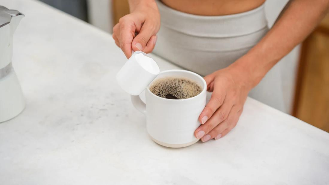 别再往咖啡里加糖和奶精了！把这个“增肌开关”丢进去，不仅新陈代谢翻倍，连减脂期的饥饿感都消失了