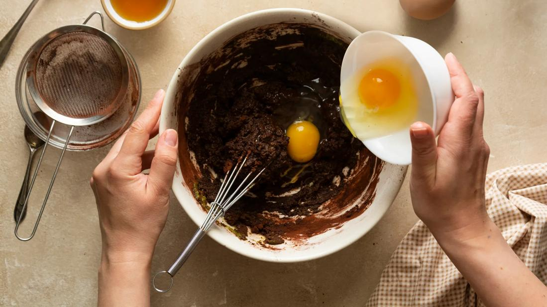 这枚藏在面包里的“甜蜜炸弹”，正在掏空你的肝脏：揪出那个让你戒不掉、瘦不下的隐形杀手！